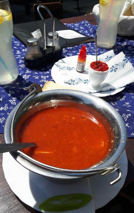 Tassi Halaszcsarda - Sueger Haz Экстерьер фото